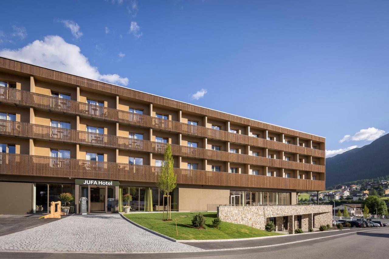 Jufa Hotel Савоньїн Екстер'єр фото