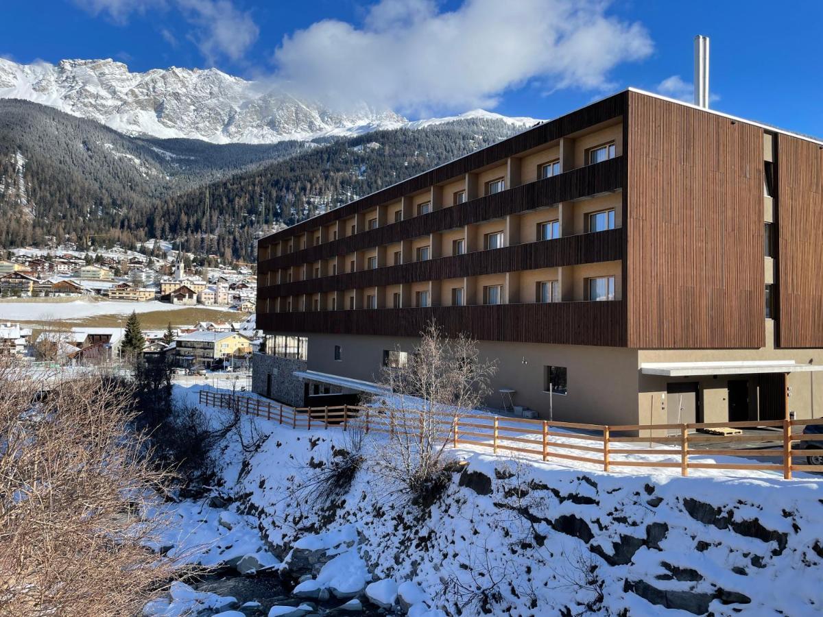 Jufa Hotel Савоньїн Екстер'єр фото
